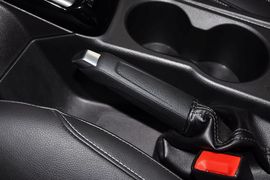 2012款福特福克斯两厢1.6L手动风尚型