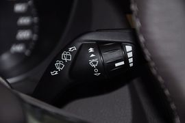 2012款福特福克斯两厢1.6L手动风尚型
