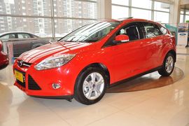 2012款福特福克斯两厢1.6L手动风尚型