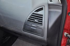 2012款雪铁龙世嘉两厢2.0L自动乐骋型