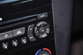 2012款雪铁龙世嘉两厢2.0L自动乐骋型