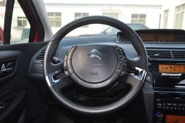 2012款雪铁龙世嘉两厢2.0L自动乐骋型