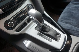 真相实验室——福特新福克斯两厢/三厢对比