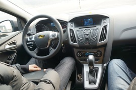 真相实验室——福特新福克斯两厢/三厢对比