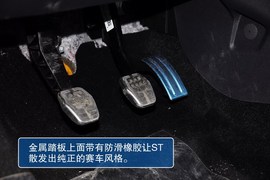 福特福克斯ST到店实拍