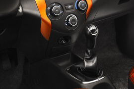 2013款一汽夏利N7