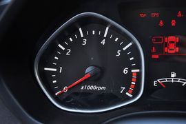 2013款一汽夏利N7