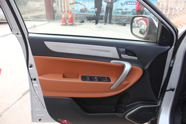 江淮瑞风S51.8T+6MT天窗版车型实拍