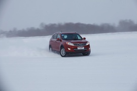 广汽传祺GS5冰雪试驾