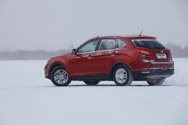 广汽传祺GS5冰雪试驾(98735)