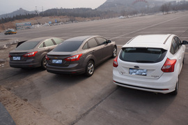 真相实验室——福特新福克斯两厢/三厢对比