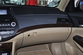 2013款本田雅阁2.0L