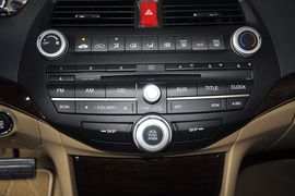 2013款本田雅阁2.0L