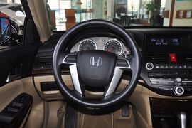 2013款本田雅阁2.0L