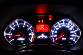 试驾天津一汽夏利N7