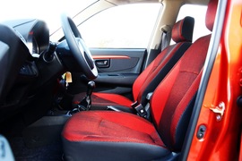 试驾天津一汽夏利N7