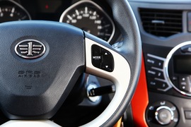 试驾天津一汽夏利N7