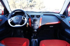 试驾天津一汽夏利N7