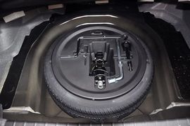 2013款吉利帝豪EC715手动进取型