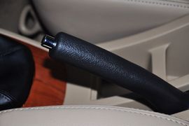 2013款别克凯越1.5L手动尊享型