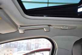 2012款福特福克斯三厢1.6L自动风尚型
