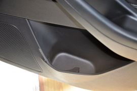 2012款福特福克斯三厢1.6L自动风尚型