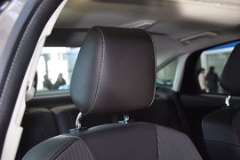 2012款福特福克斯三厢1.6L自动风尚型