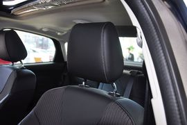 2012款福特福克斯三厢1.6L自动风尚型