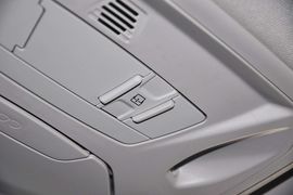 2012款福特福克斯三厢1.6L自动风尚型