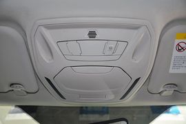 2012款福特福克斯三厢1.6L自动风尚型