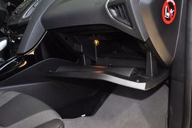 2012款福特福克斯三厢1.6L自动风尚型