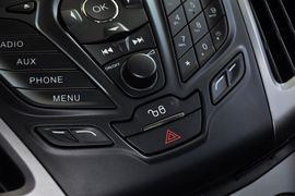 2012款福特福克斯三厢1.6L自动风尚型