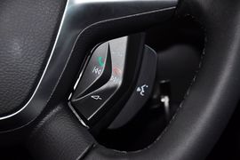 2012款福特福克斯三厢1.6L自动风尚型