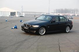 09款新BMW3系动态