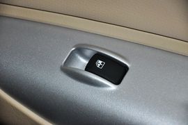 2013款现代途胜2.0L自动两驱舒适型