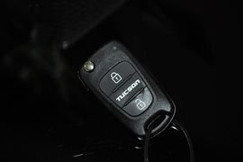 2013款现代途胜2.0L自动两驱舒适型