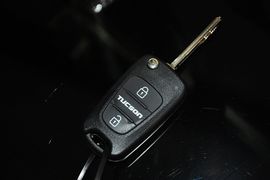 2013款现代途胜2.0L自动两驱舒适型