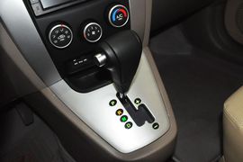 2013款现代途胜2.0L自动两驱舒适型