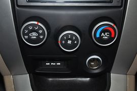 2013款现代途胜2.0L自动两驱舒适型