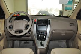 2013款现代途胜2.0L自动两驱舒适型
