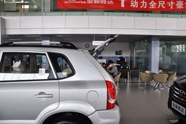 2013款现代途胜2.0L手动两驱时尚型