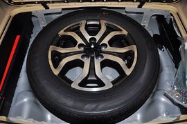 2013款现代途胜2.0L手动两驱时尚型