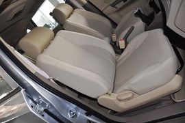 2013款现代途胜2.0L手动两驱时尚型