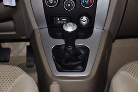 2013款现代途胜2.0L手动两驱时尚型