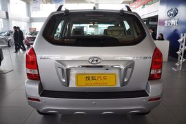 2013款现代途胜2.0L手动两驱时尚型