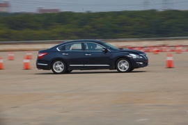 2013款新世代天籁试驾