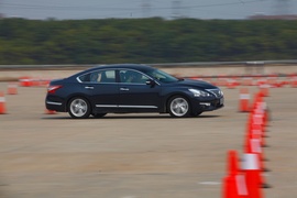 2013款新世代天籁试驾