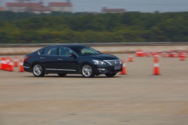 2013款新世代天籁试驾