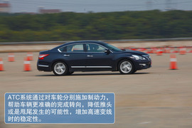 2013款新世代天籁试驾