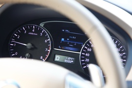 2013款新世代天籁试驾